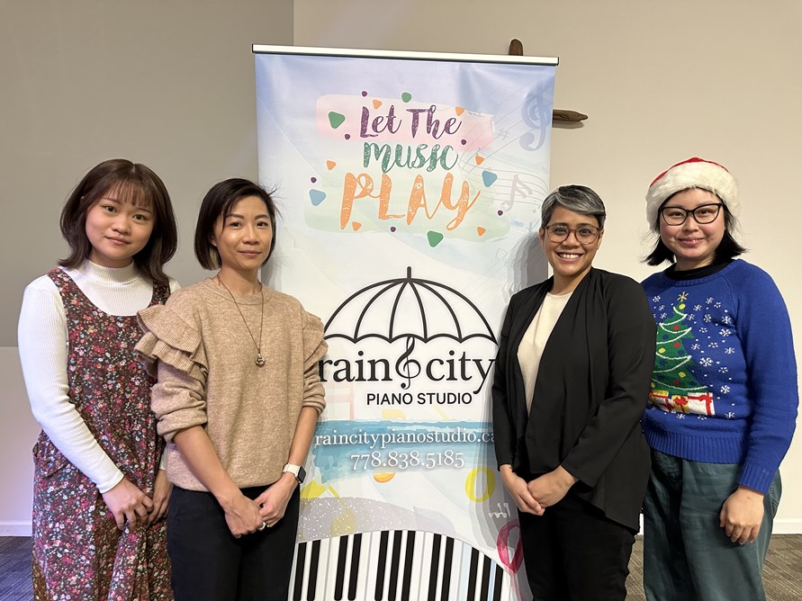 RaincityPiano_Recital2002-8 both.jpg